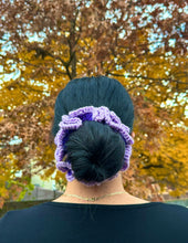 Cargar imagen en el visor de la galería, Big Ruffle Scrunchies
