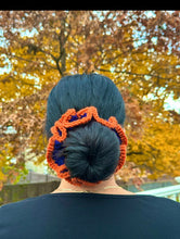 Cargar imagen en el visor de la galería, Big Ruffle Scrunchies
